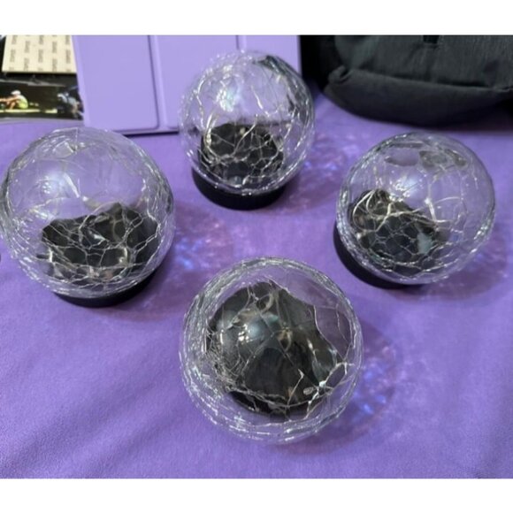 Solar Globe Lights Outdoor Waterproof-Solar Balls for Garden-Cracked Glass Ball - Picture 3 of 3